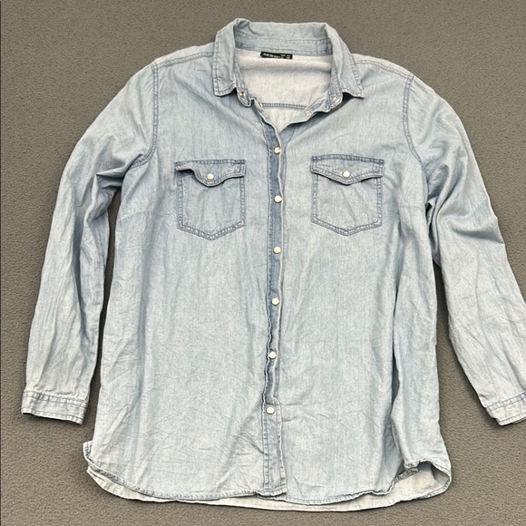 Janina Light Blue Denim Shirt | EUR 46 / US 16–18 | Button-Down - Picture 1 of 8